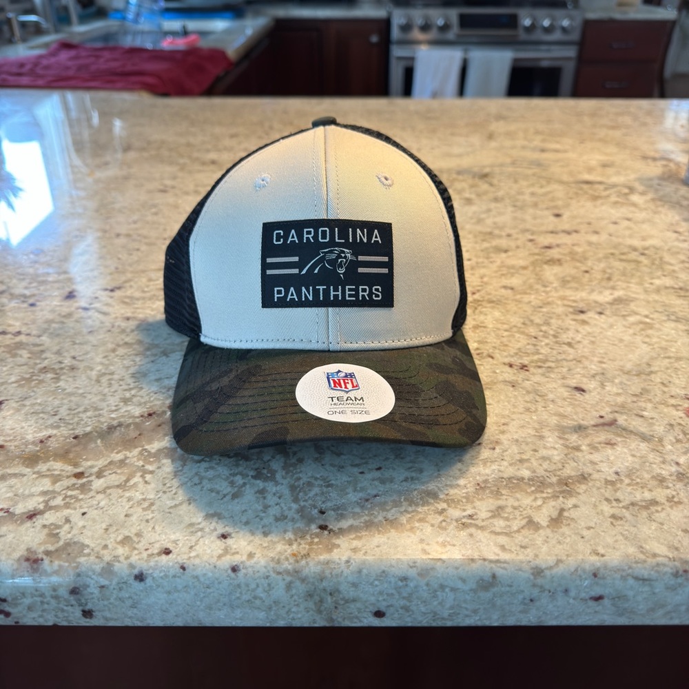 NWT Carolina Panthers hat